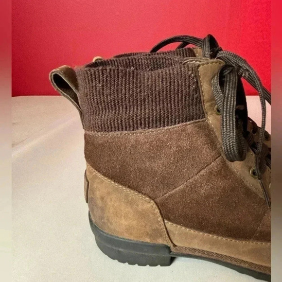 UGG Cayli Coconut Shell Rain‎ Boot Lace up Duck Bootie Women's US Size 7 Winter - Picture 4 of 12